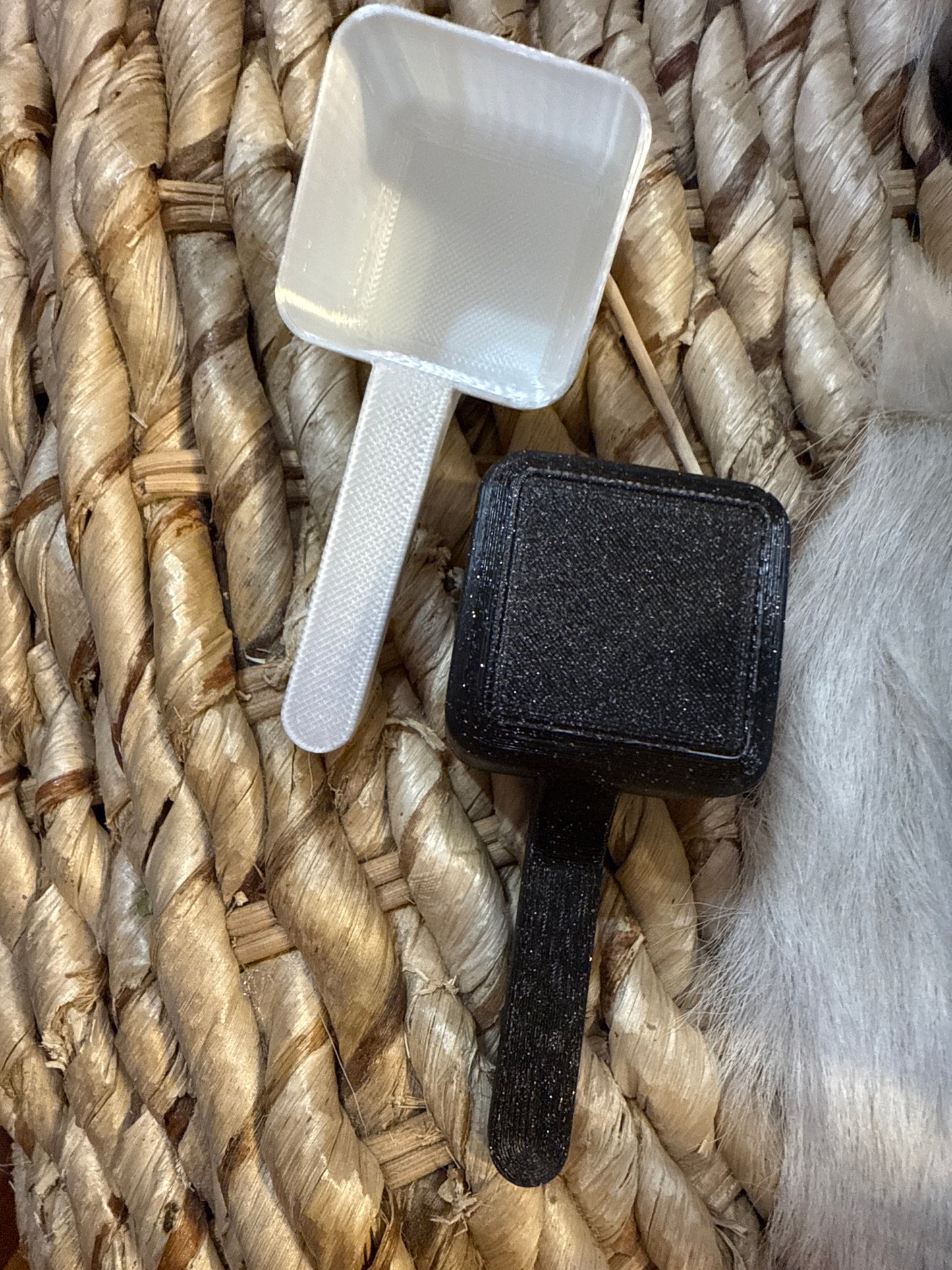 Butt Naked Laundry Powder & All Purpose Cleaner: 2 Ibs with Glittery scoop Pink Aug