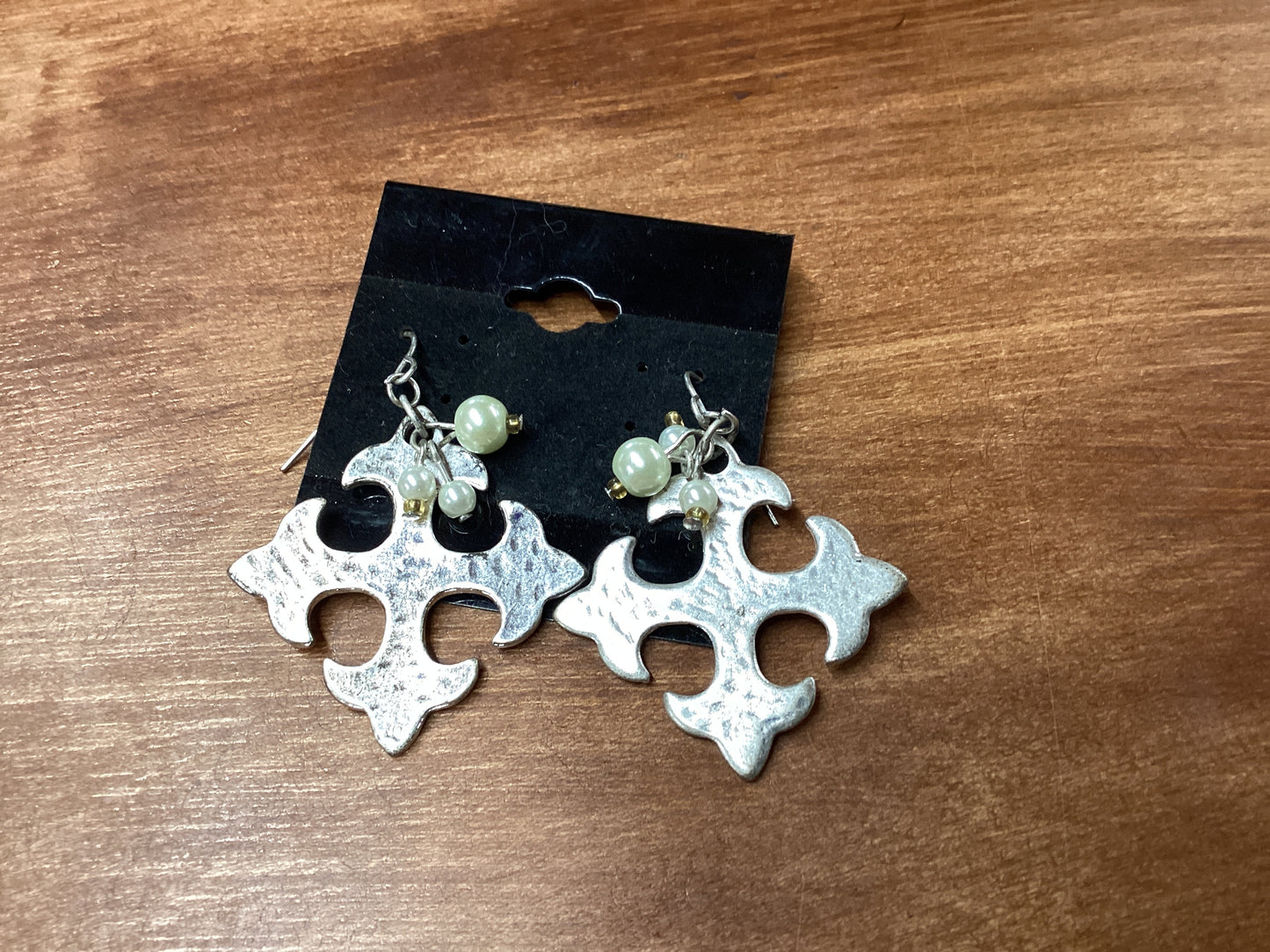 Silver cross earrings with pearls