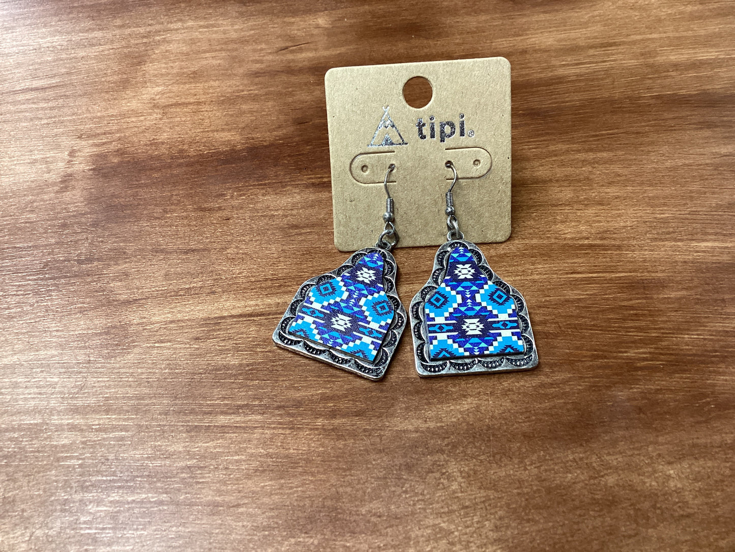 Tipi Aztec blue and white earrings