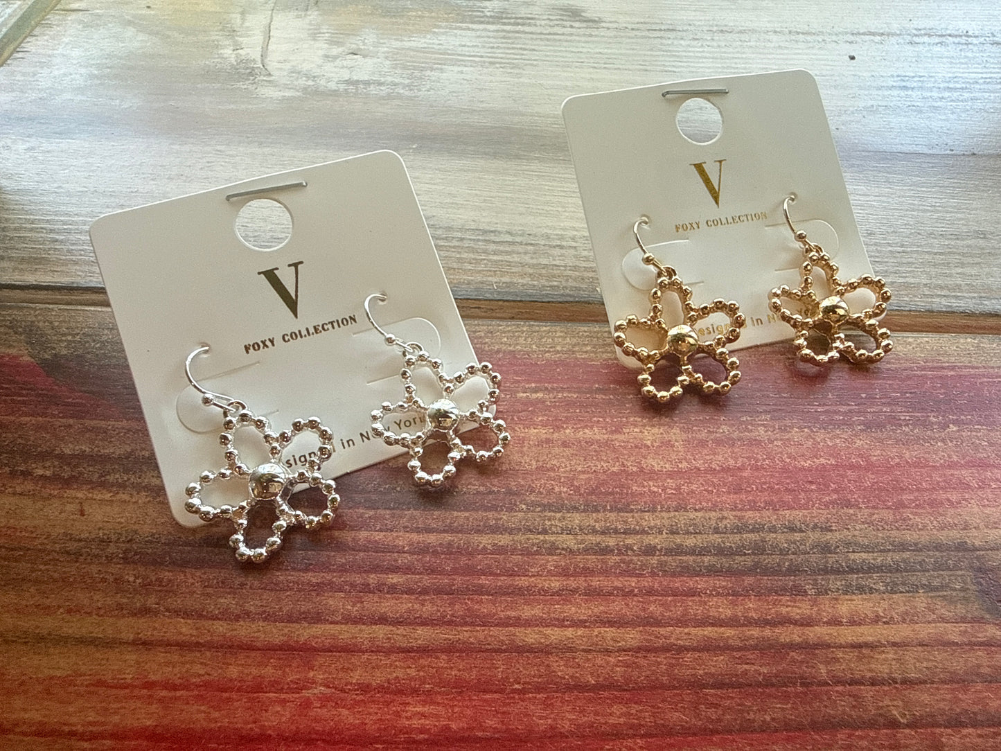 Metal Flower V Foxy Earrings