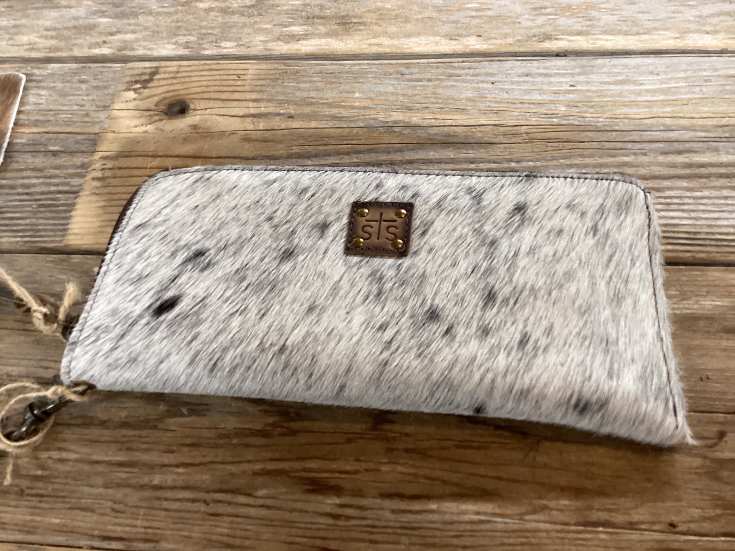 Classic Cowhide Clutch STS31184