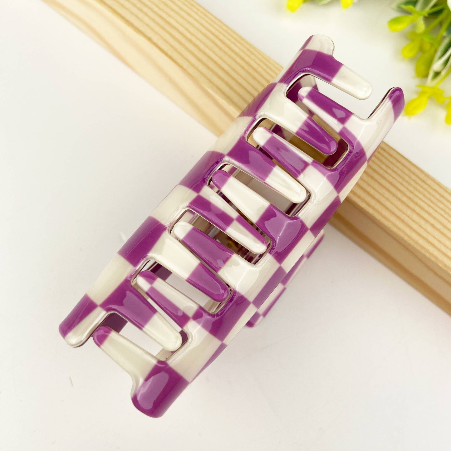 Checkerboard retro hair claw clip: Diva Shop