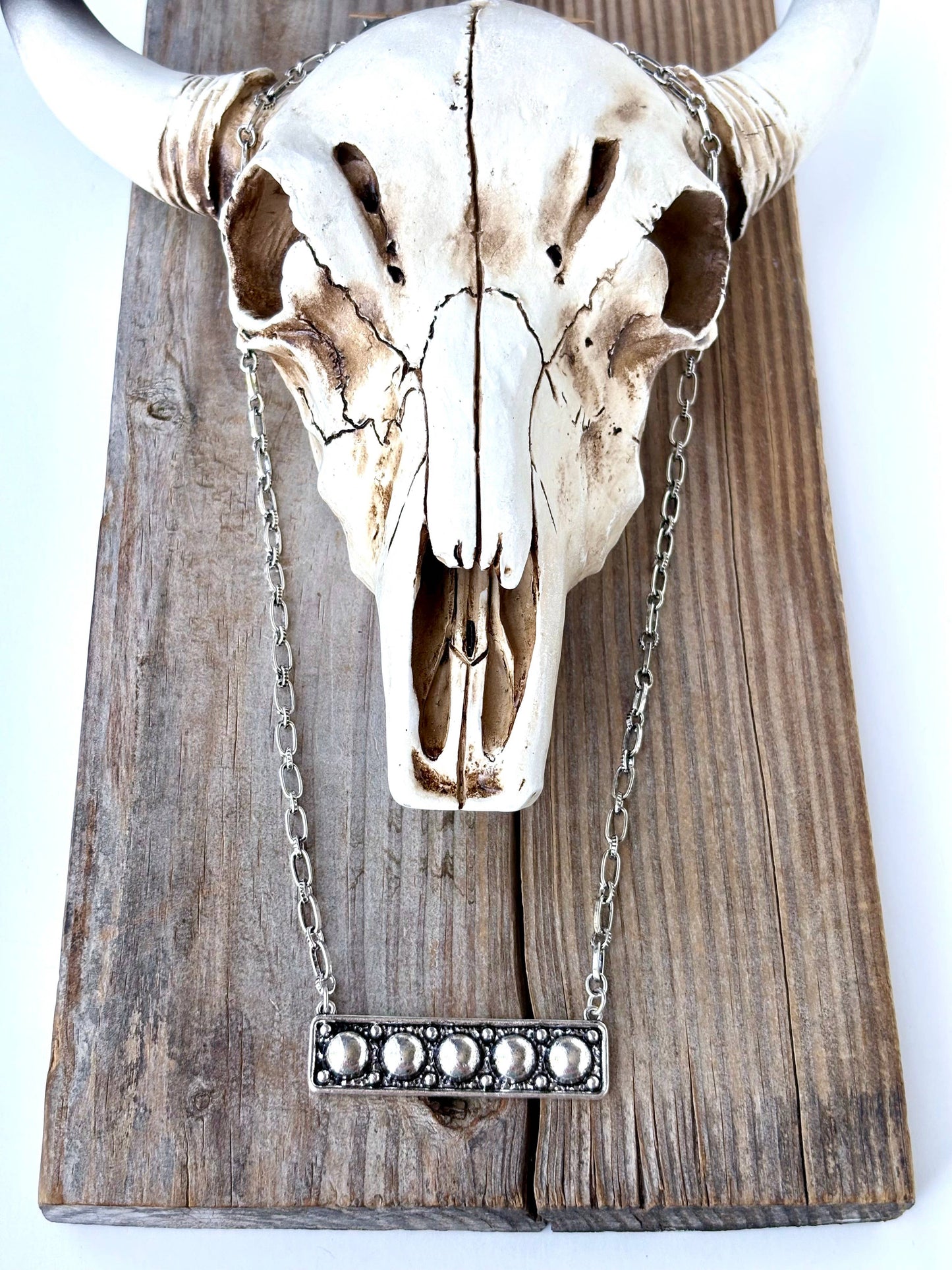 Western Style Embossed Bar Pendant Necklace