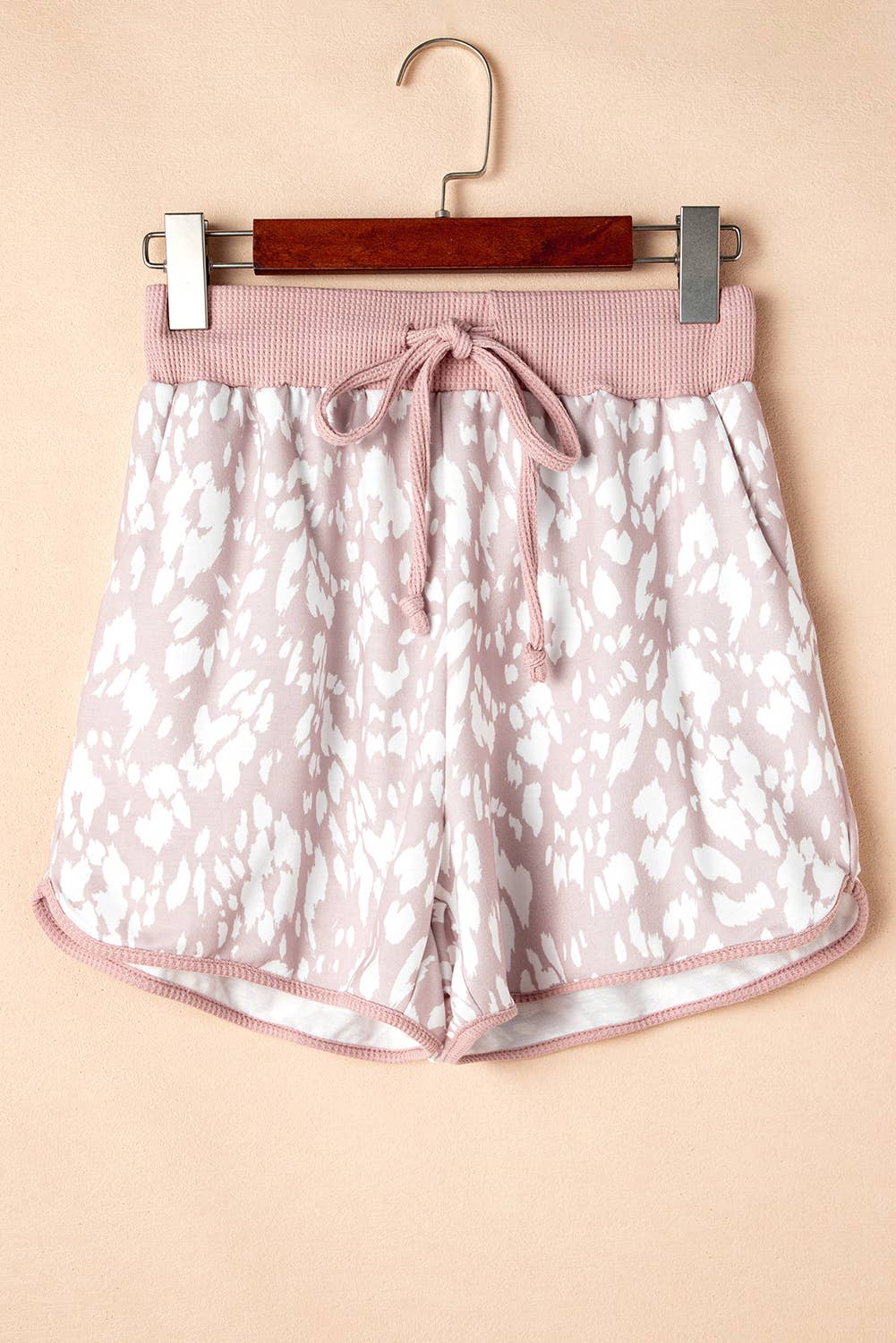 Classic Leopard Arched Hem Elastic Waist Casual Shorts: Pink LA