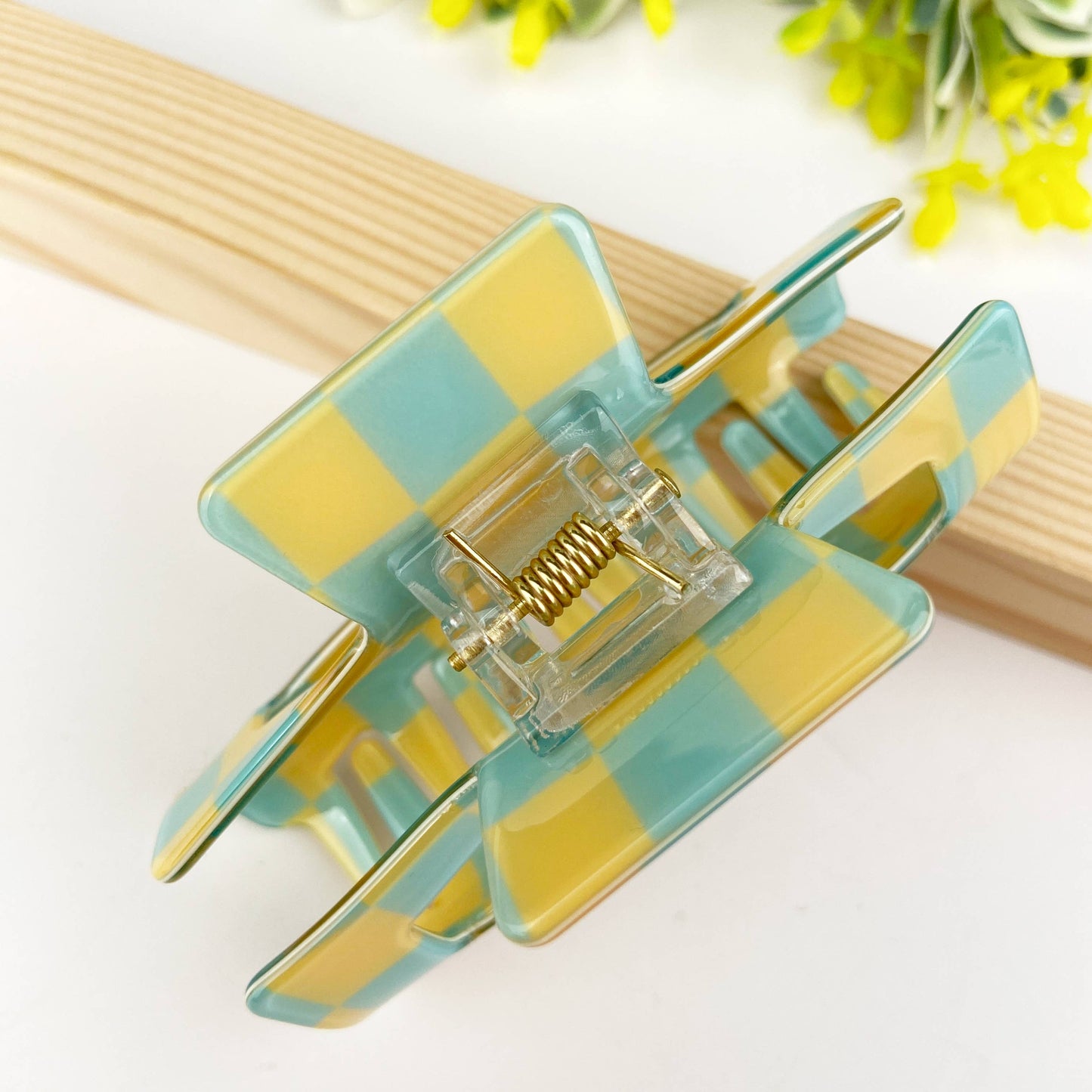 Checkerboard retro hair claw clip: Diva Shop