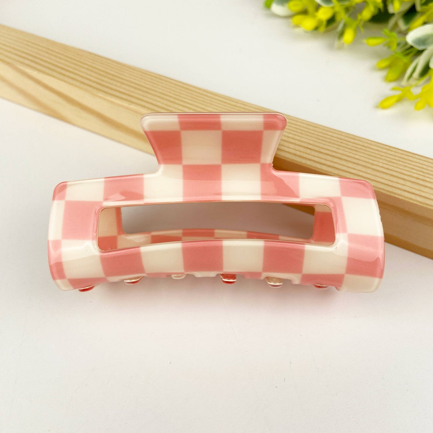 Checkerboard retro hair claw clip: Diva Shop