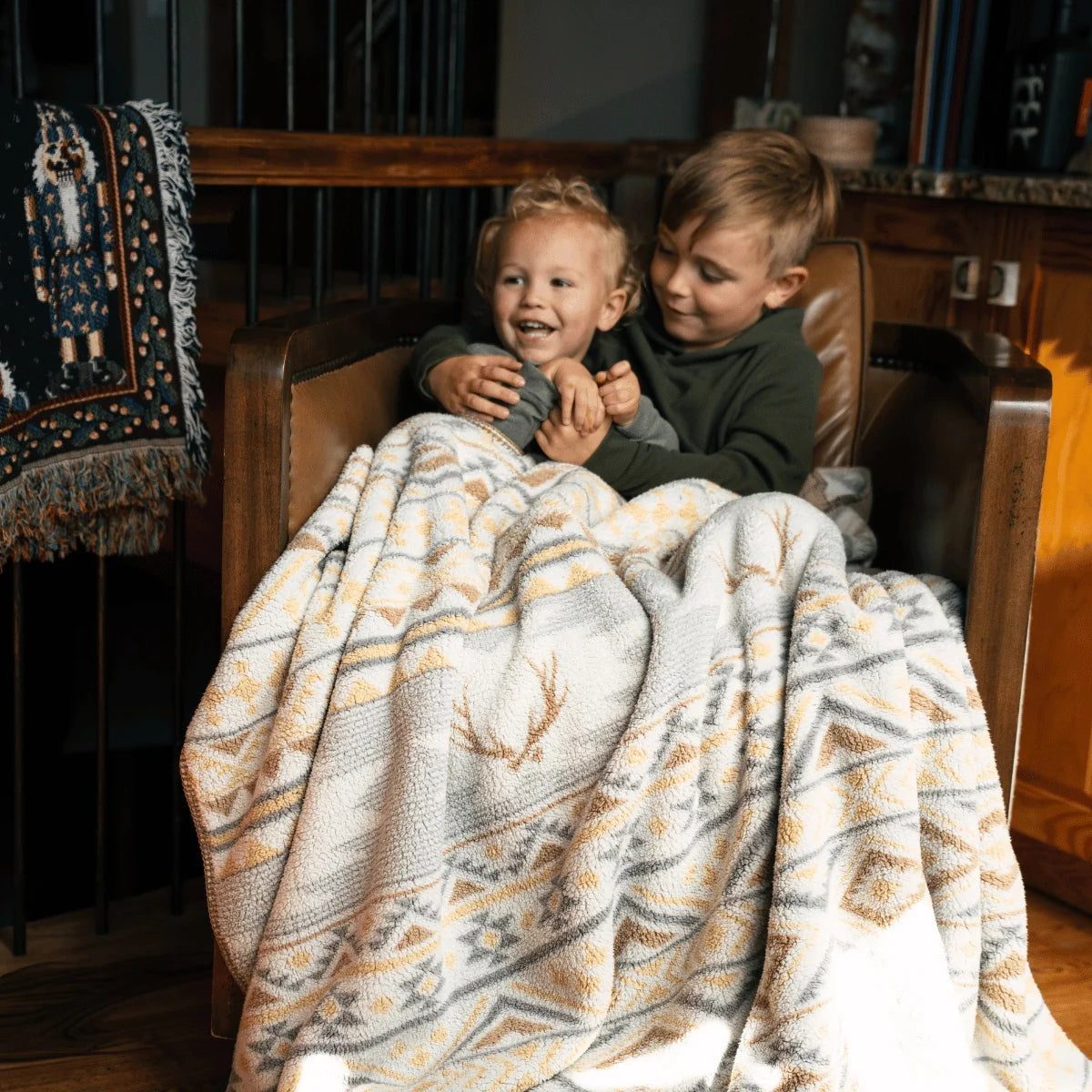 Whitetail Aztec Cream Burlebo Sherpa Blanket SHBF26-WTAZ-C