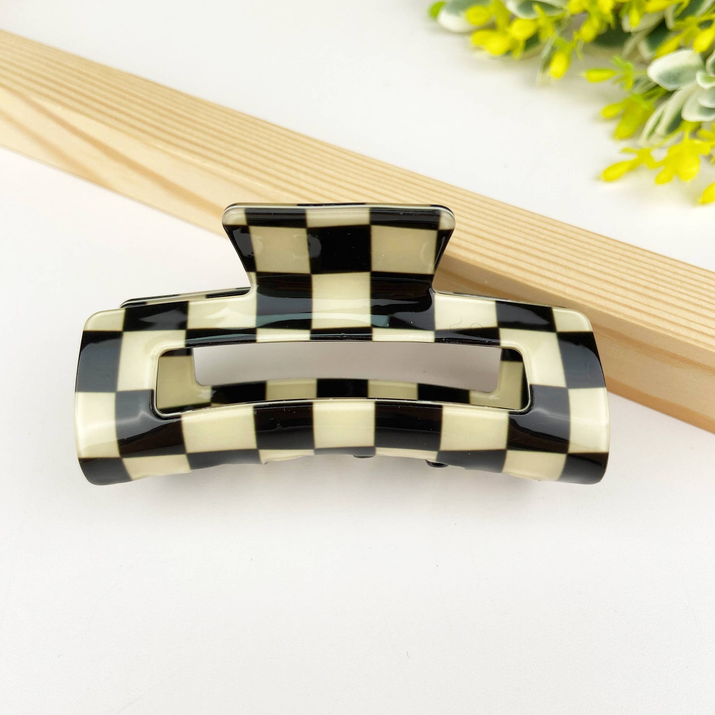 Checkerboard retro hair claw clip: Diva Shop