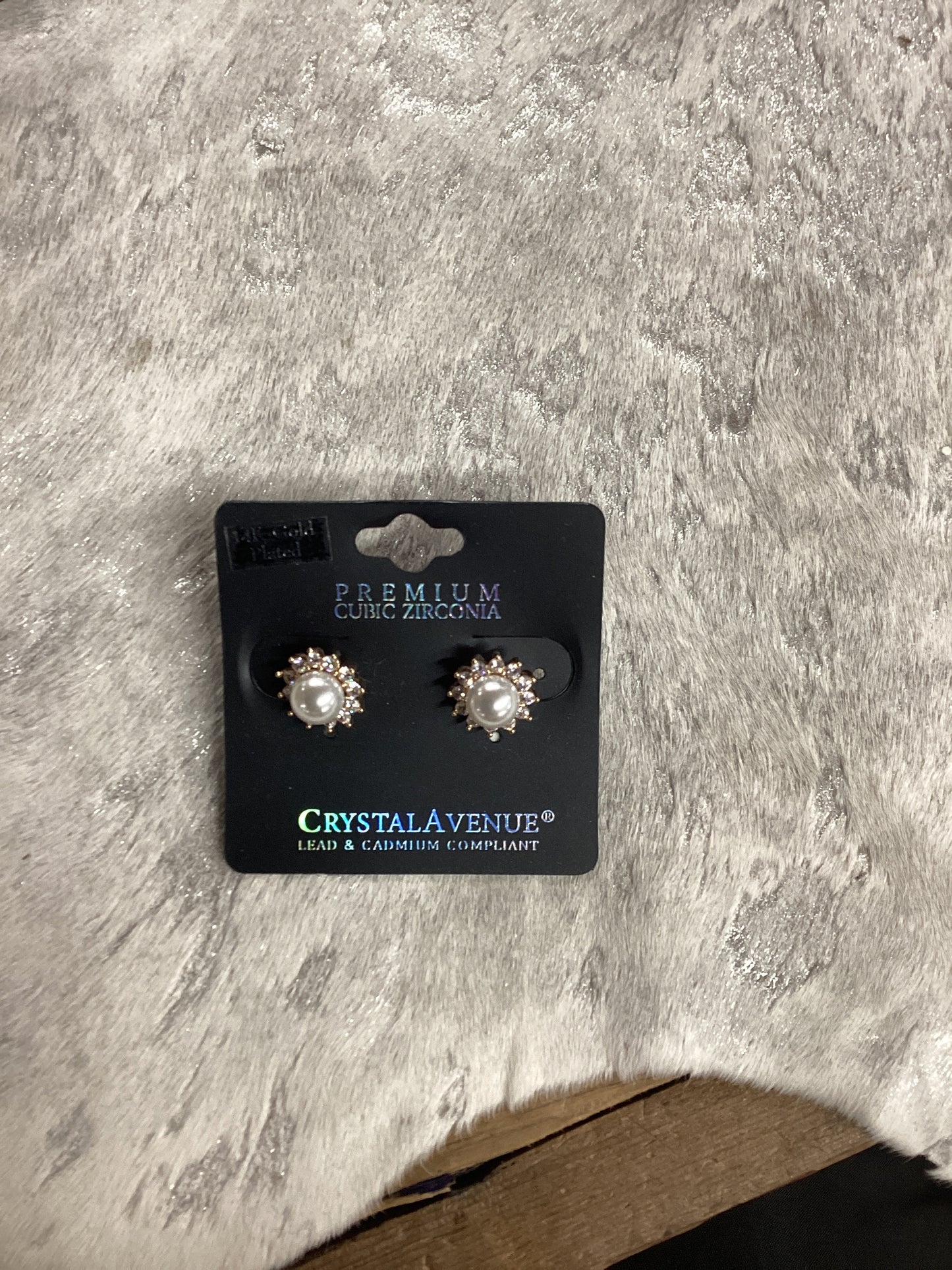 Pearl crystal avenue earrings