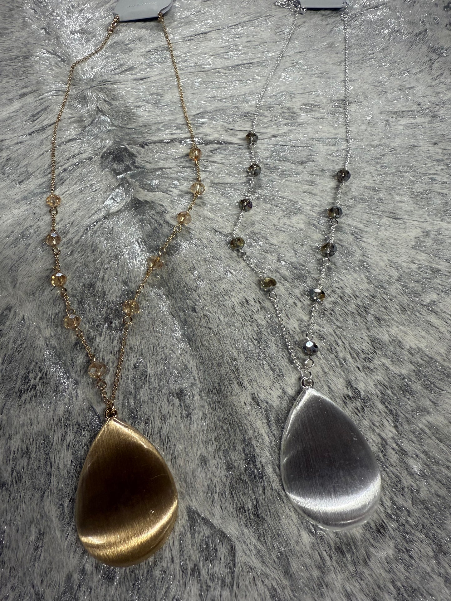 Teardrop necklace