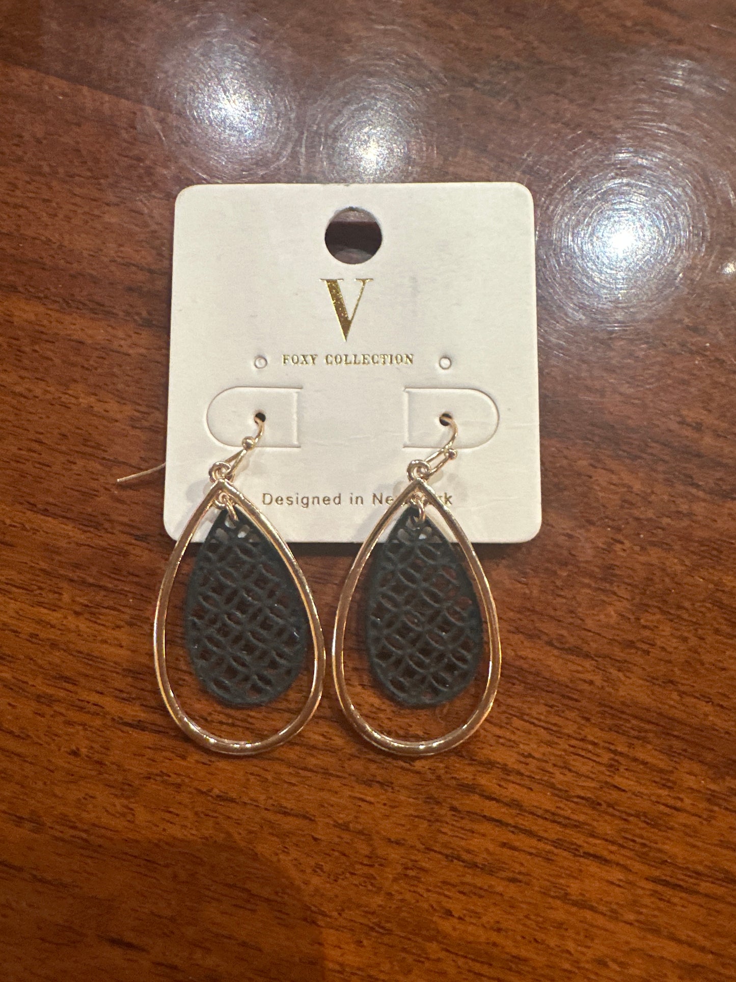 Gold and Black Lattice Dangle