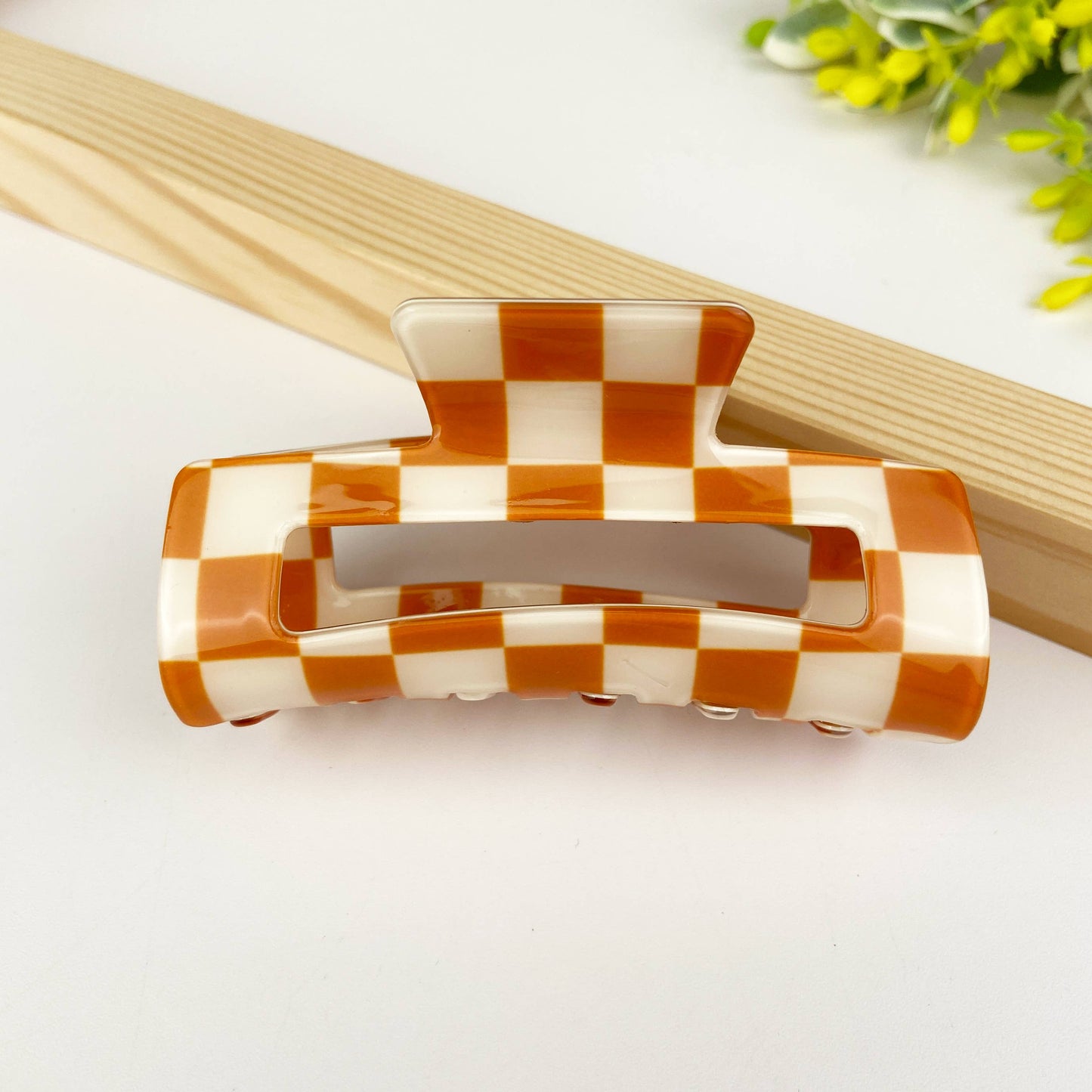Checkerboard retro hair claw clip: Diva Shop