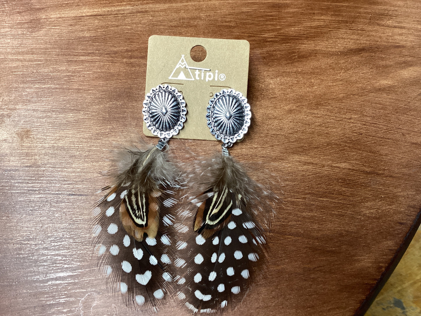 Tipi-feather earrings