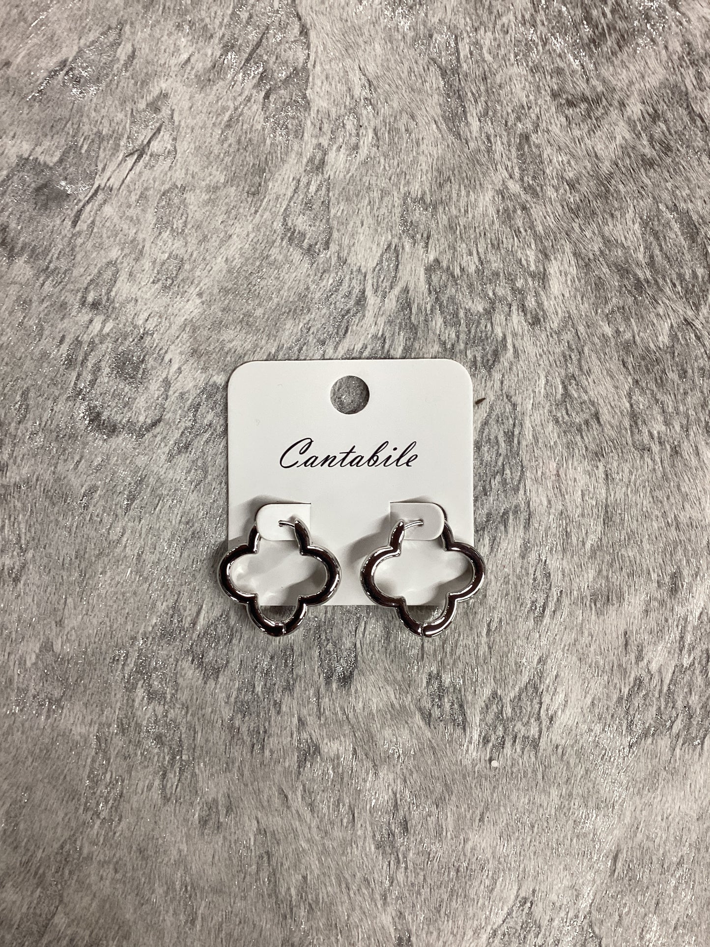 Cantabile clover hoop earrings