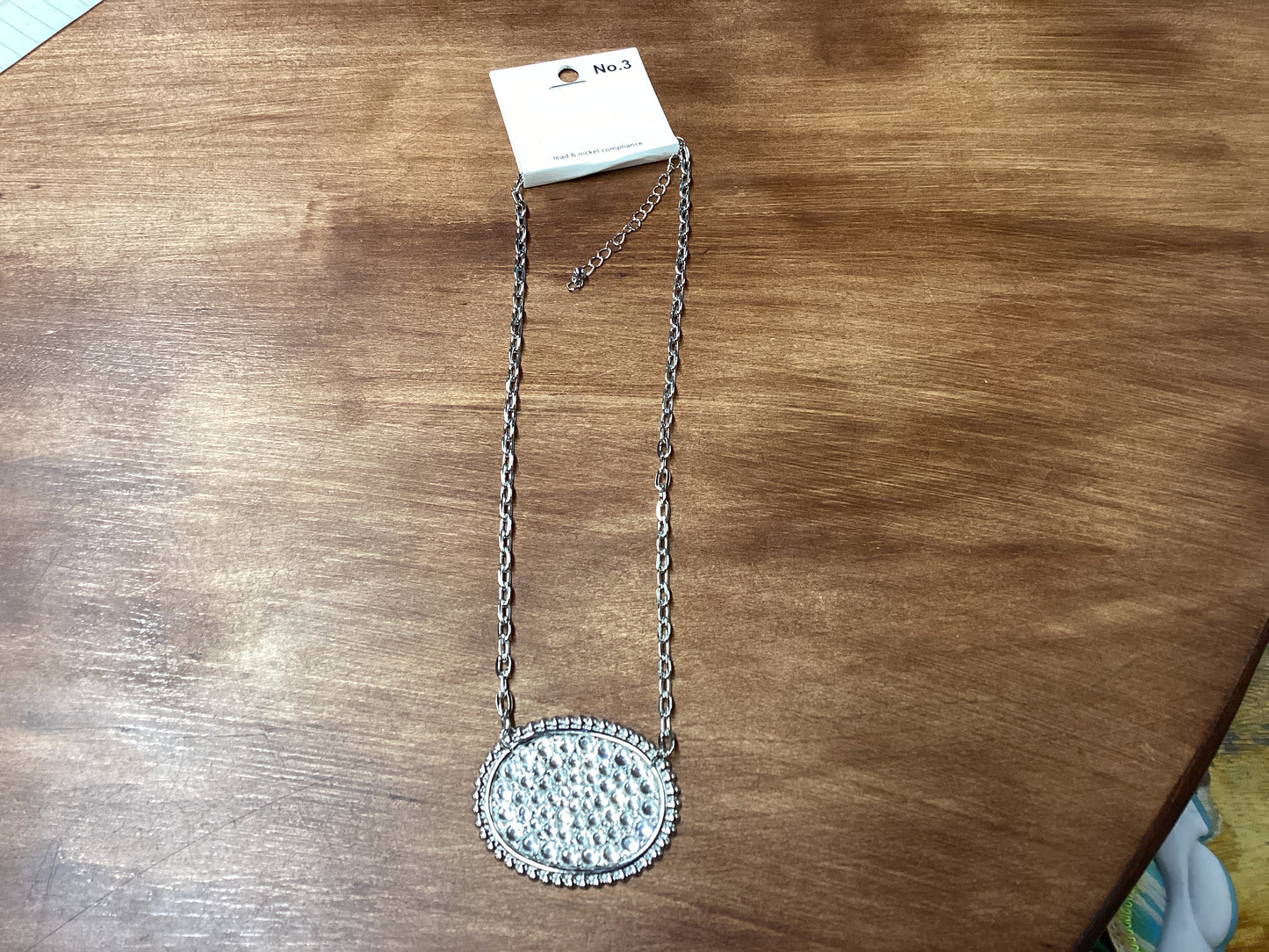 Silver oval necklace w/clear rhinestones