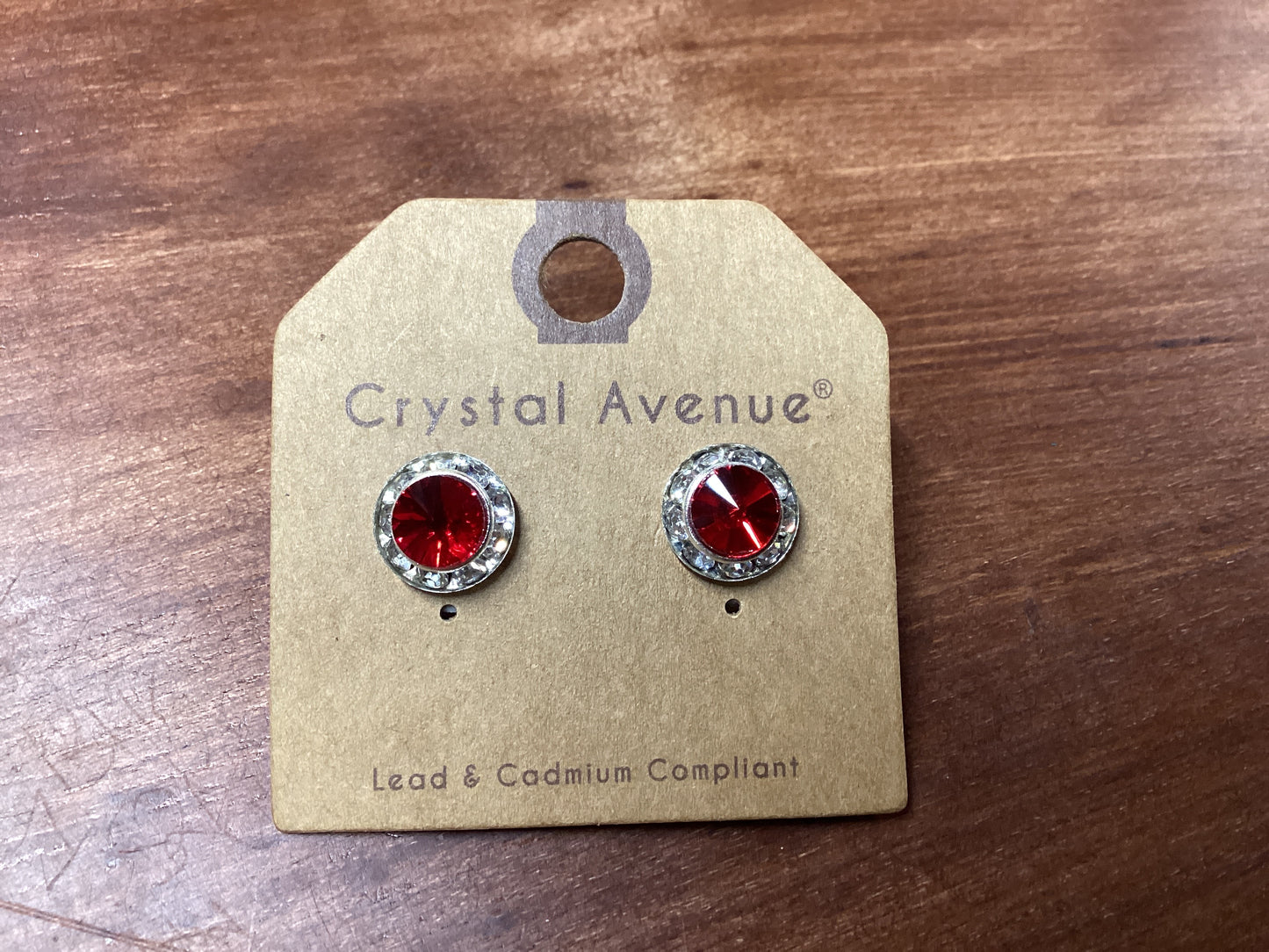 Clear rhinestone w/red Crystal earrings post back