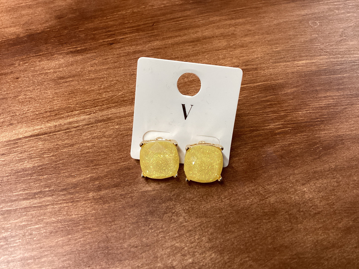 V-square yellow glitter earrings