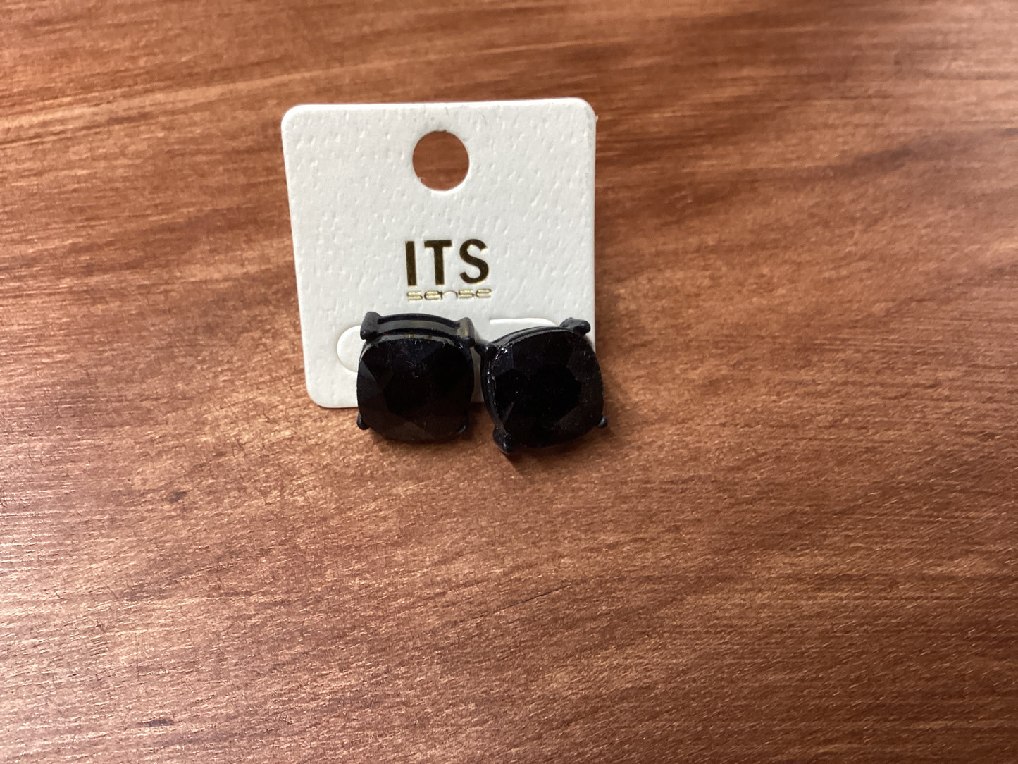 IT’S Sense black earrings