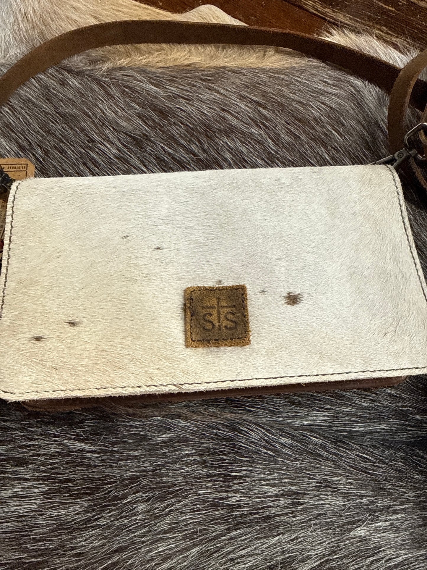 Cowhide Evie Organizer 31376 STS Ranchwear