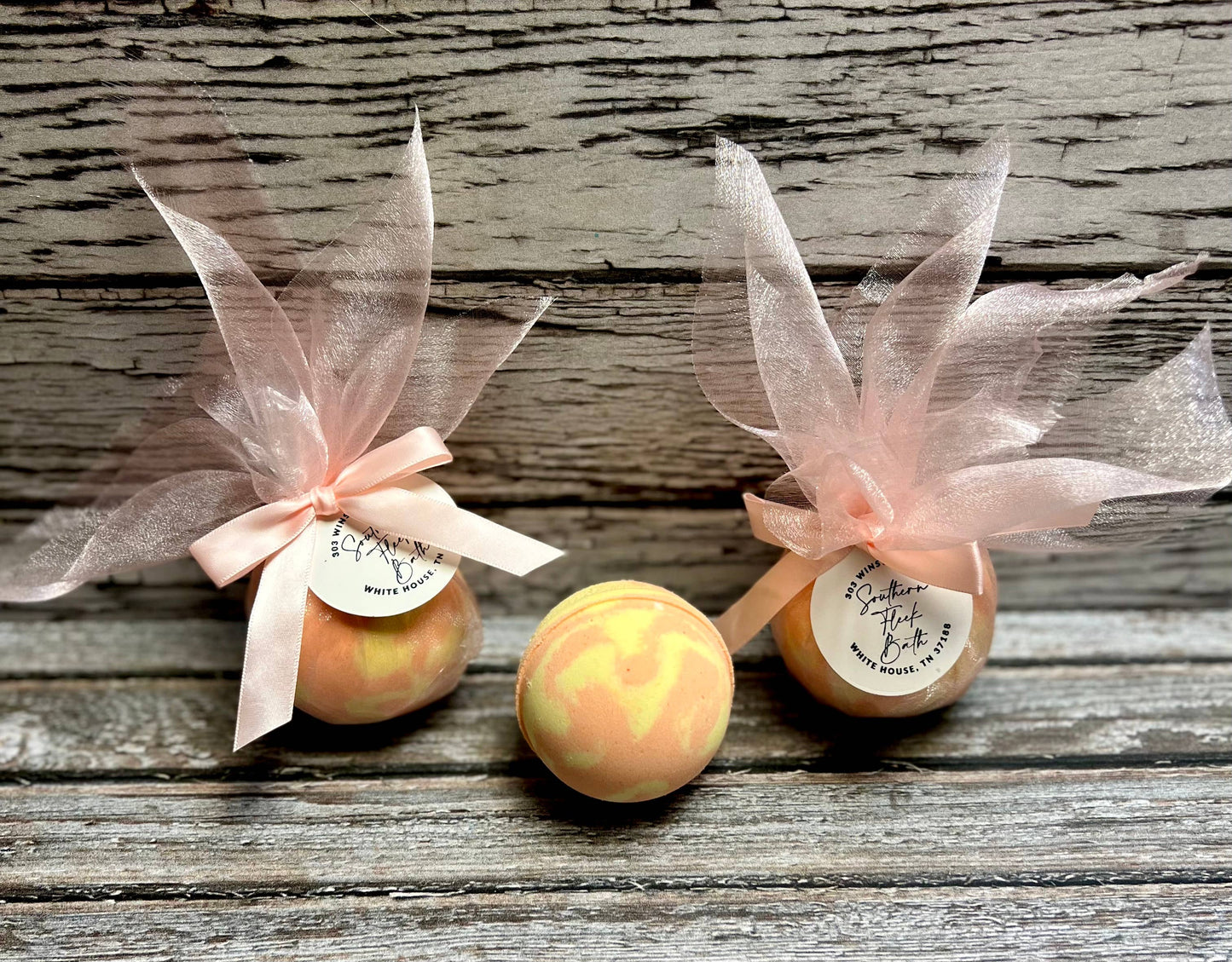 Honeysuckle Bath Bomb 5.5oz SF