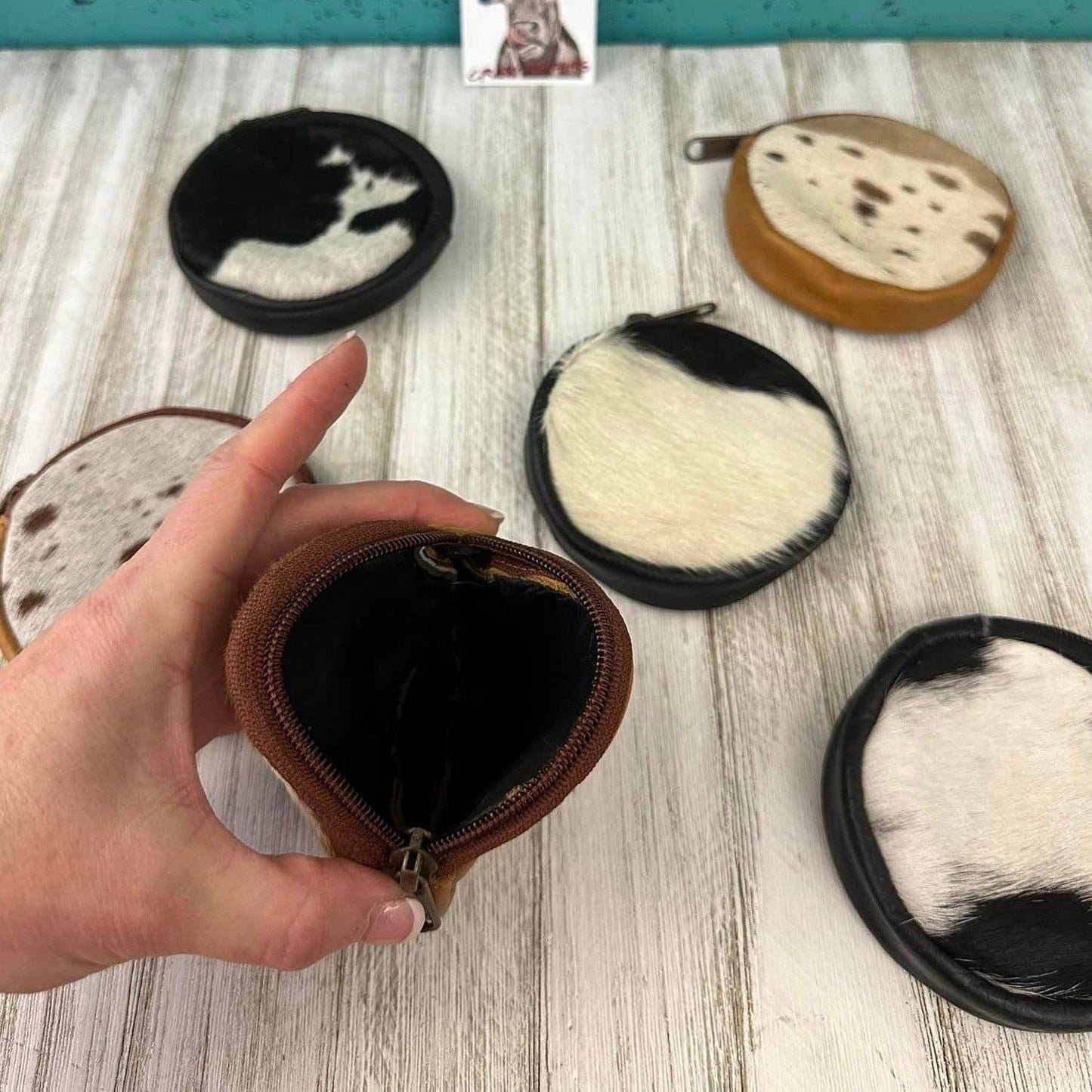 CHW Cowhide Coin Purse Round (Hide colors vary)