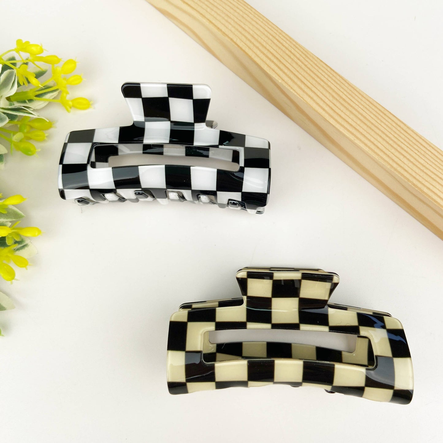 Checkerboard retro hair claw clip: Diva Shop