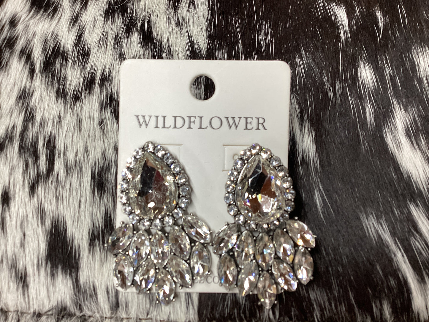 Silver earrings w/clear rhinestones
