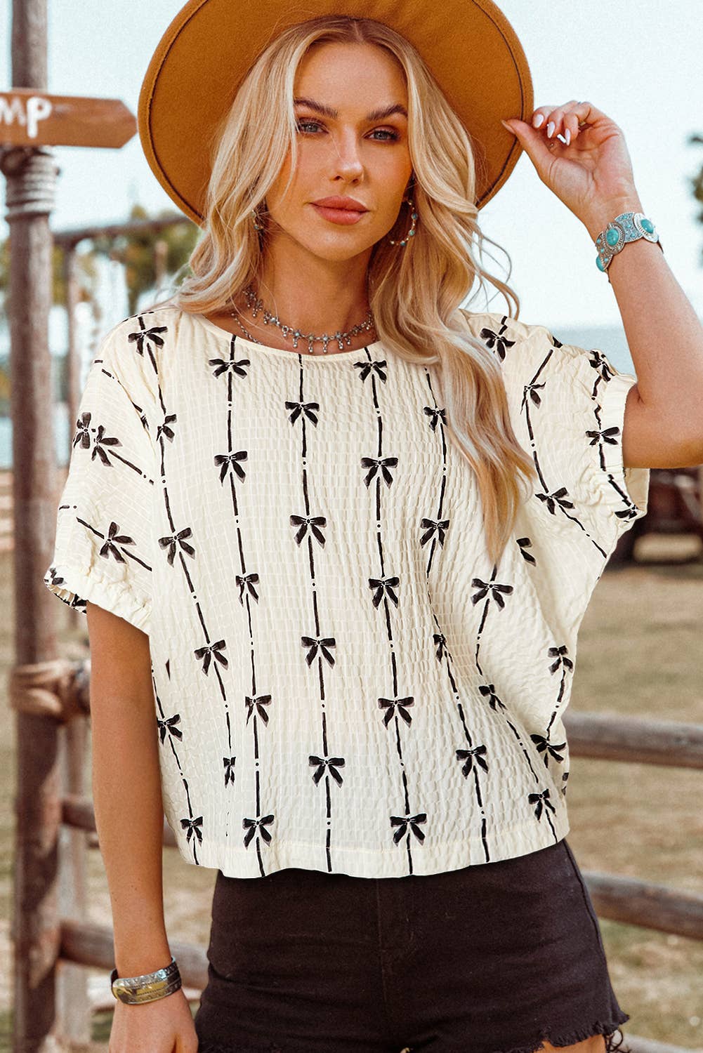 Fashion-W Bow Print Puff Short Sleeve Top: White with Black Bows Fashionw