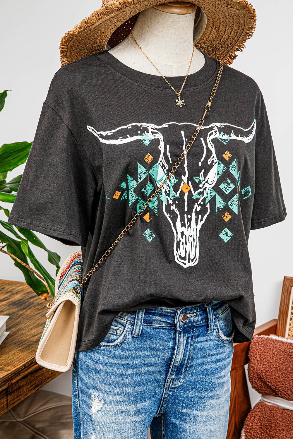 Vintage Western Bull Head Skull Turquoise Graphic T Shirt: fashionw