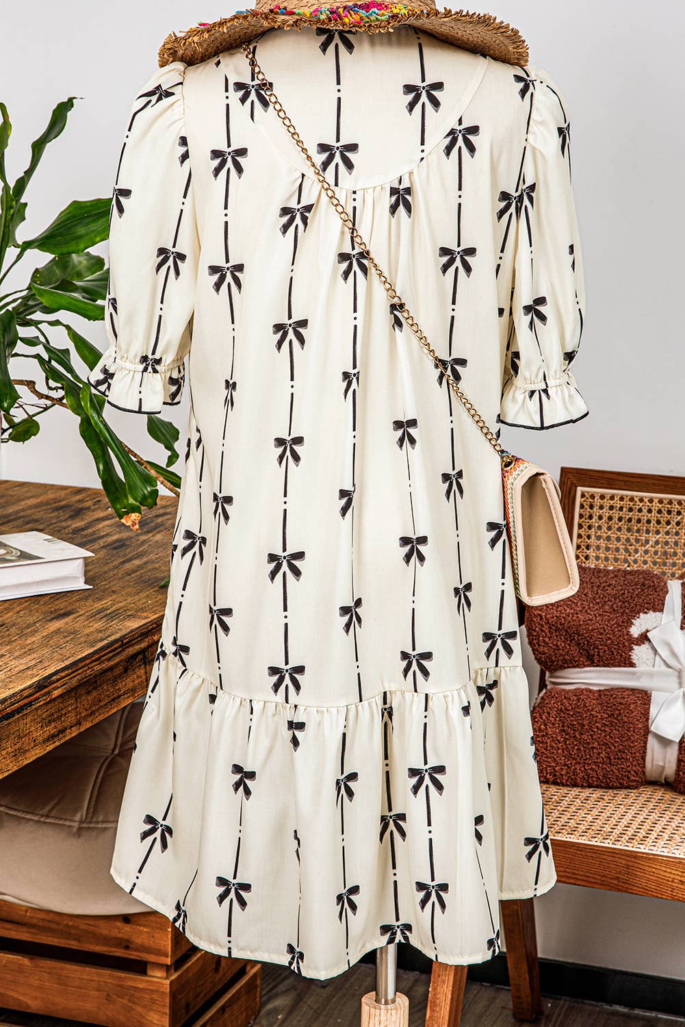 Fashion-W Cute Bowknot Bubble Sleeve V Neck Mini Dress: Fashionw