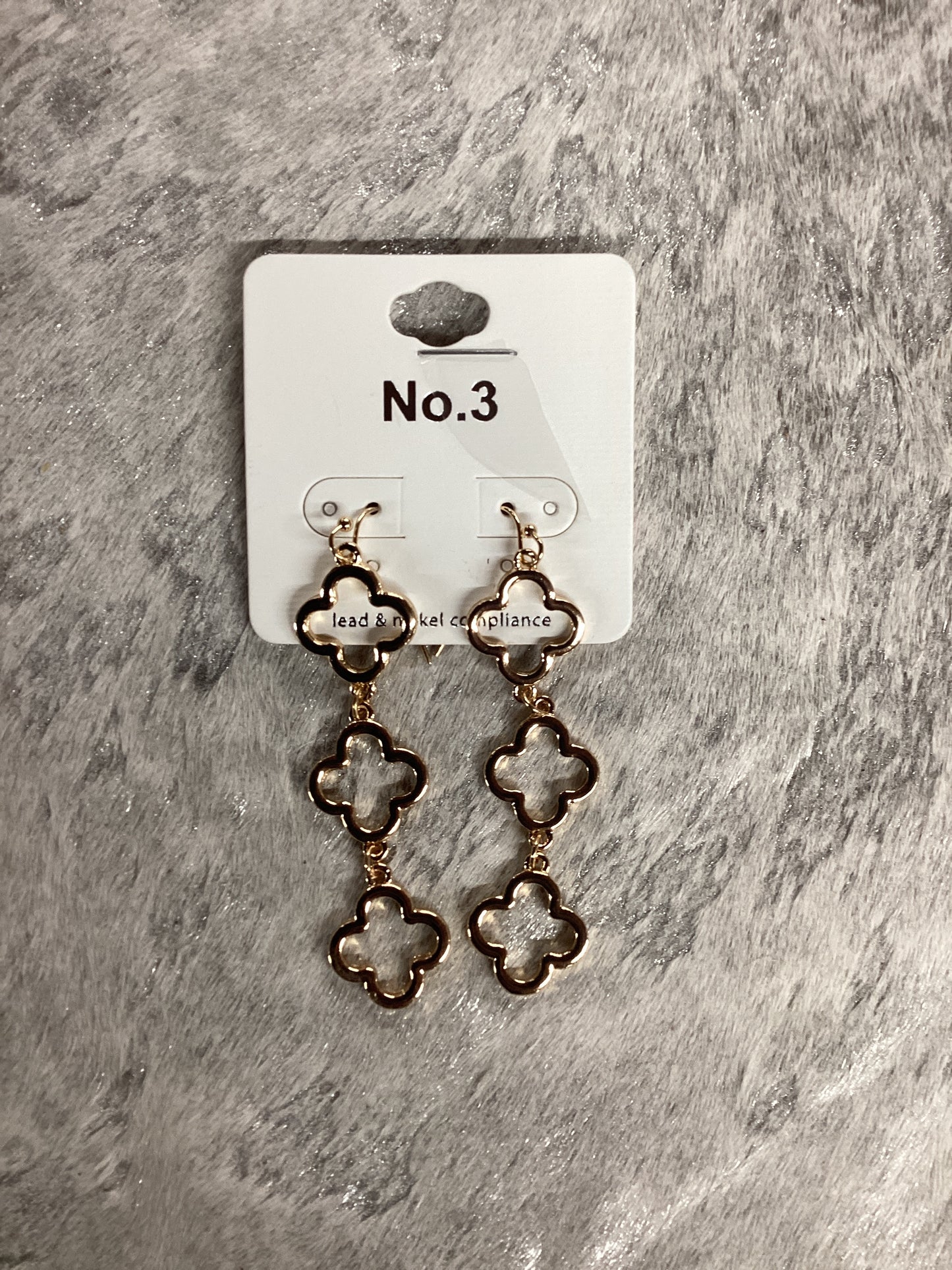 No.3 clover dangle earrings
