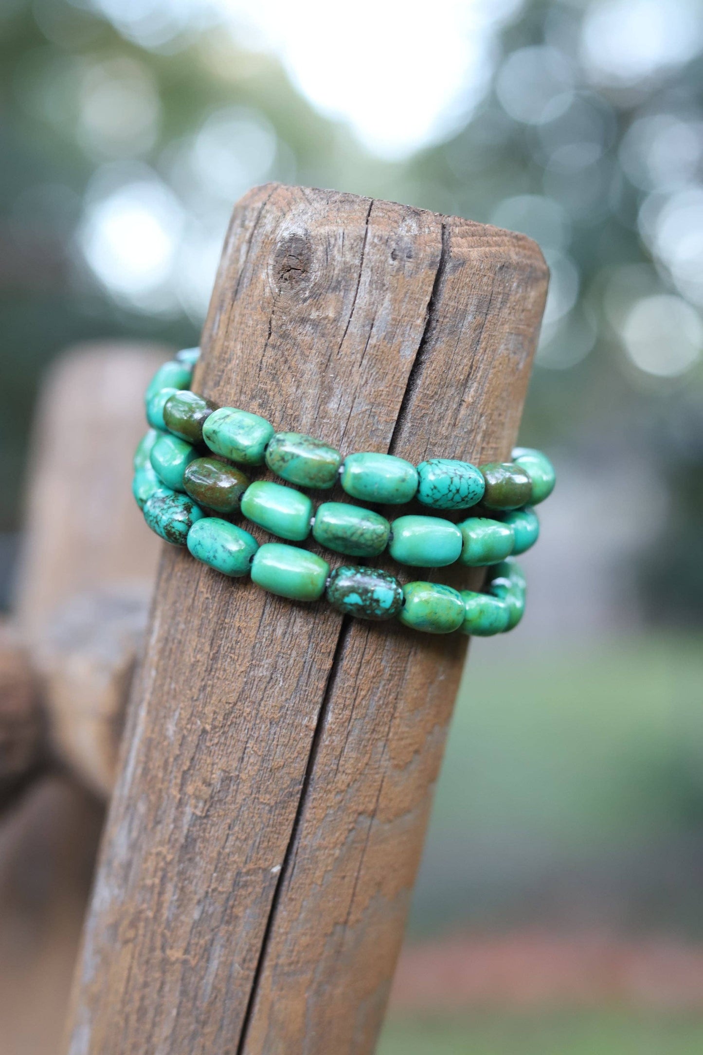 102361 R2-49 GREEN BARREL STRETCH BRACELETS
