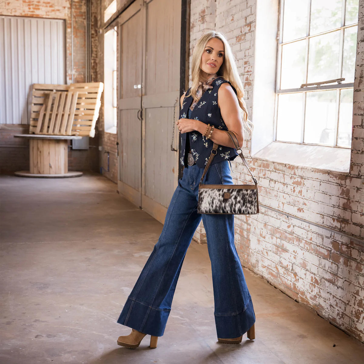 Cowhide Bailey Bag STS RANCHWEAR 32029