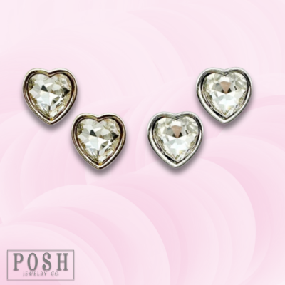 Rhinestone heart stud earring: Silver