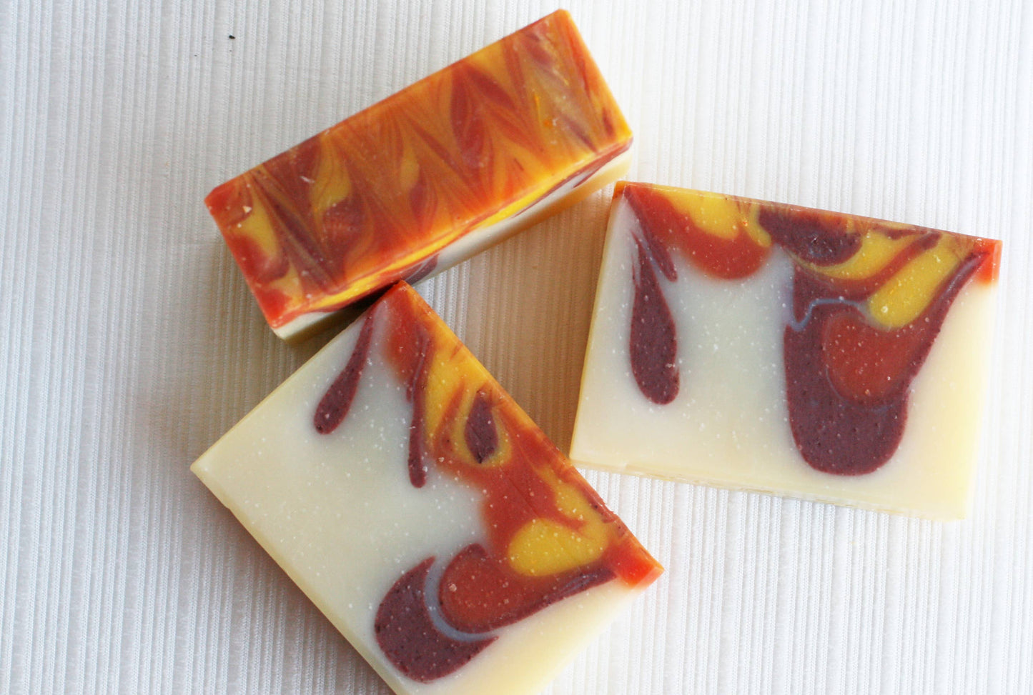Organic Lava Handmade Soap (Crisp Apple Rose) 5.5oz: OneLeaf