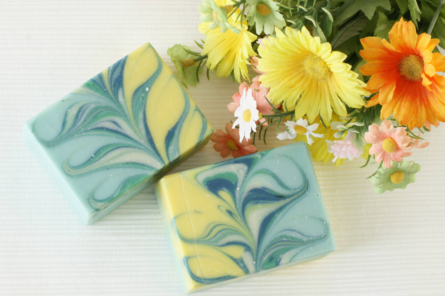 Swirl Organic Artisan Soap (Grapefruit) 5.5oz: With Packaging