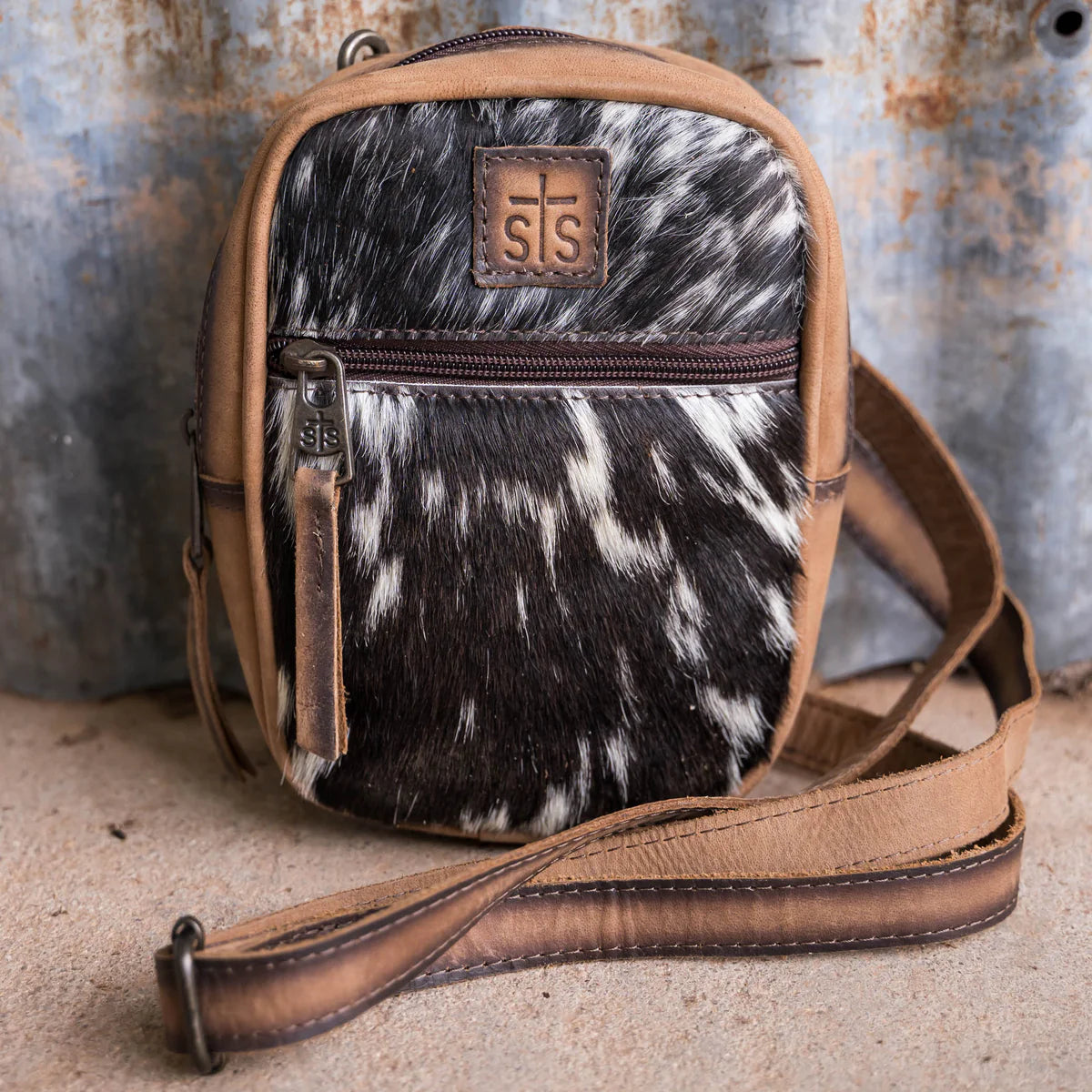 Cowhide Auzlyn Crossbody Handbag STS Ranchwear 33400