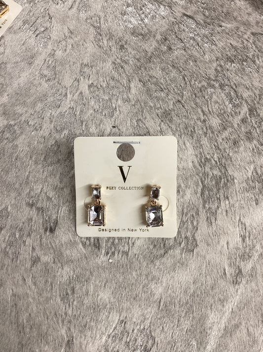 V- teardrop Diamond earrings with gold trim