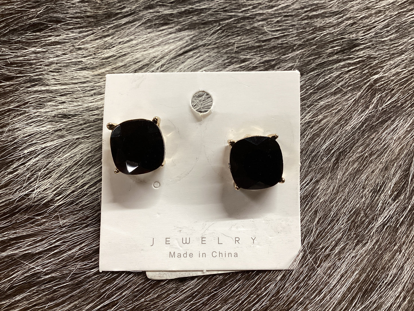Black square earrings