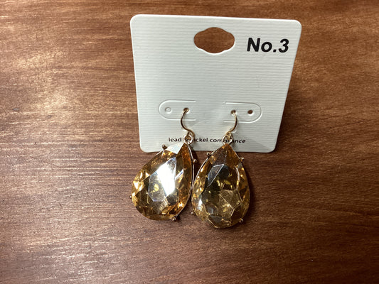 Tear drop gem stone gold earrings