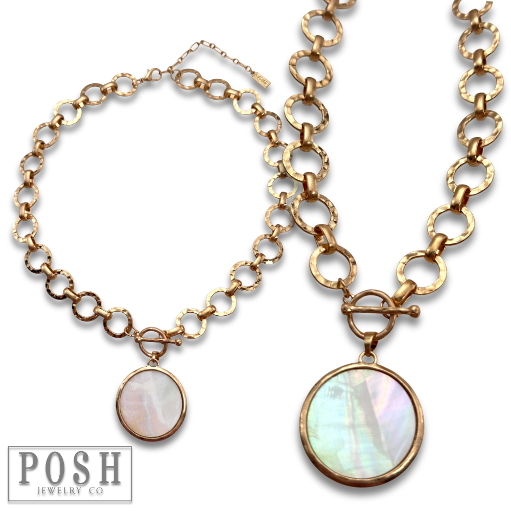Chunky chain and round pendant necklace: Gold PP