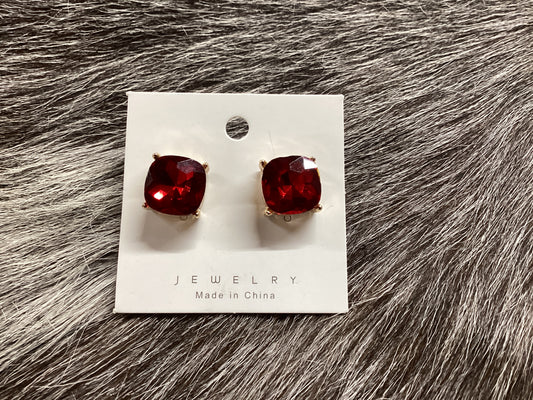 Red square earrings