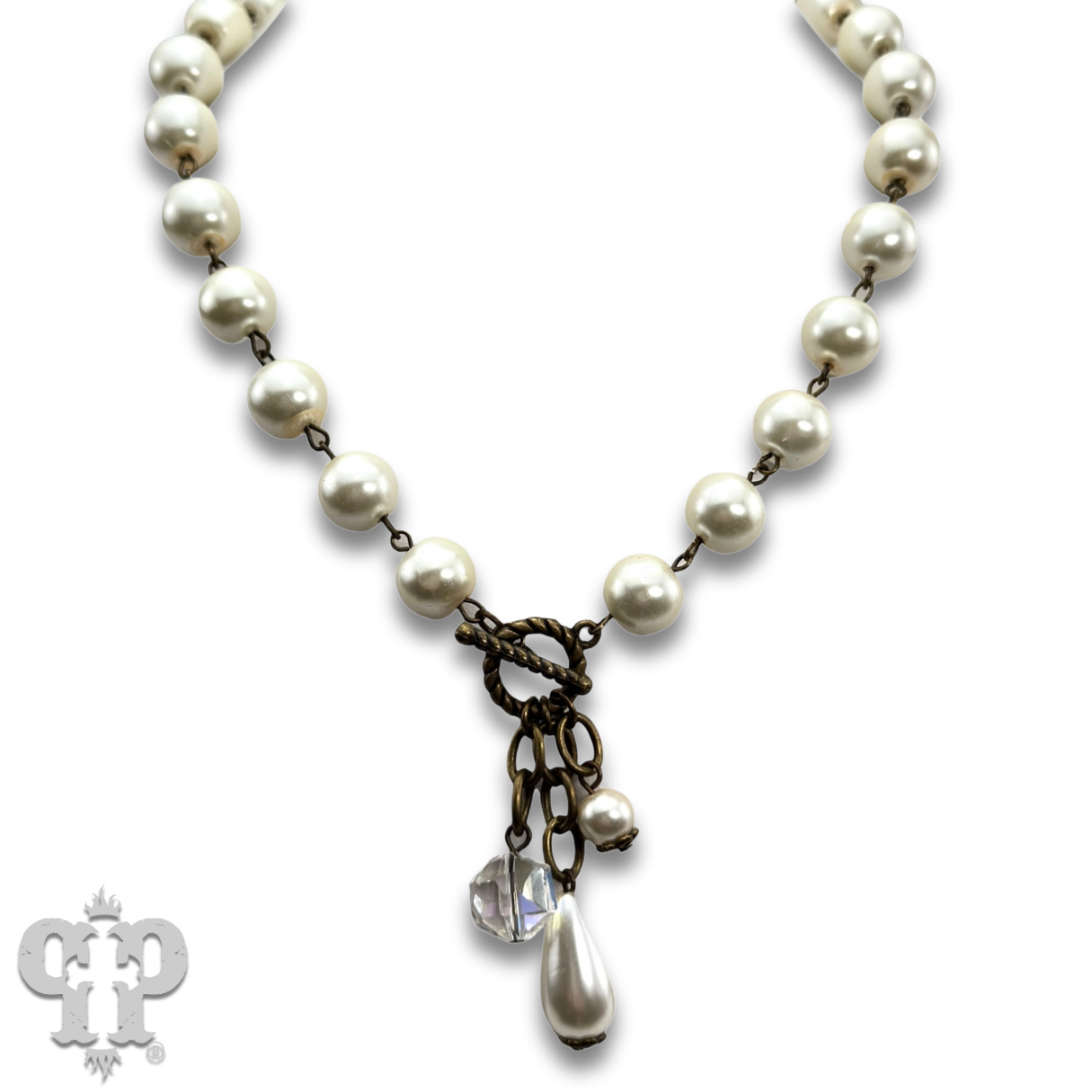 Linked glass pearl necklace with bead charms: White PP