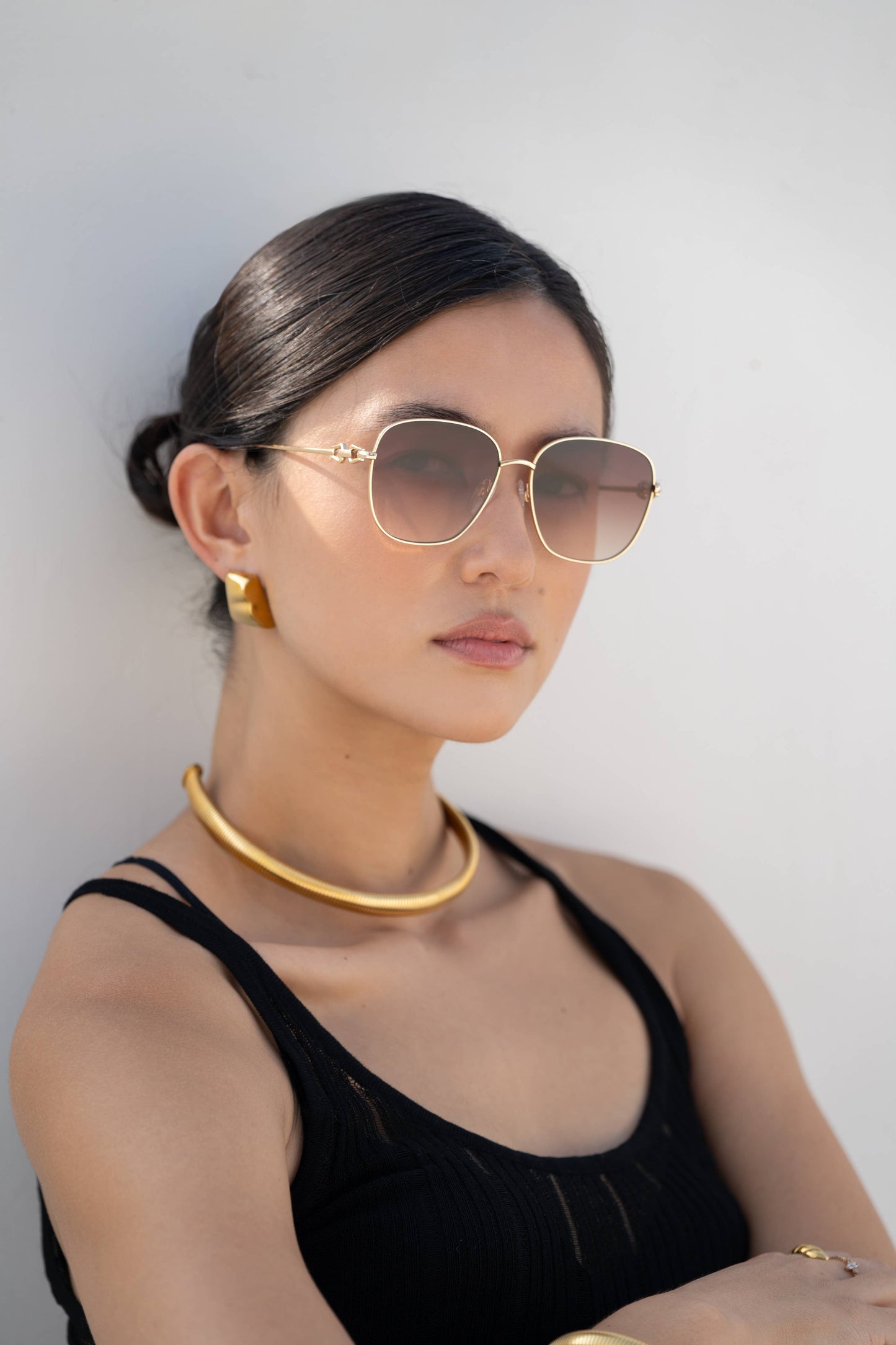 Lea Womens Round Sunglasses : Gold /Brown Freyrs