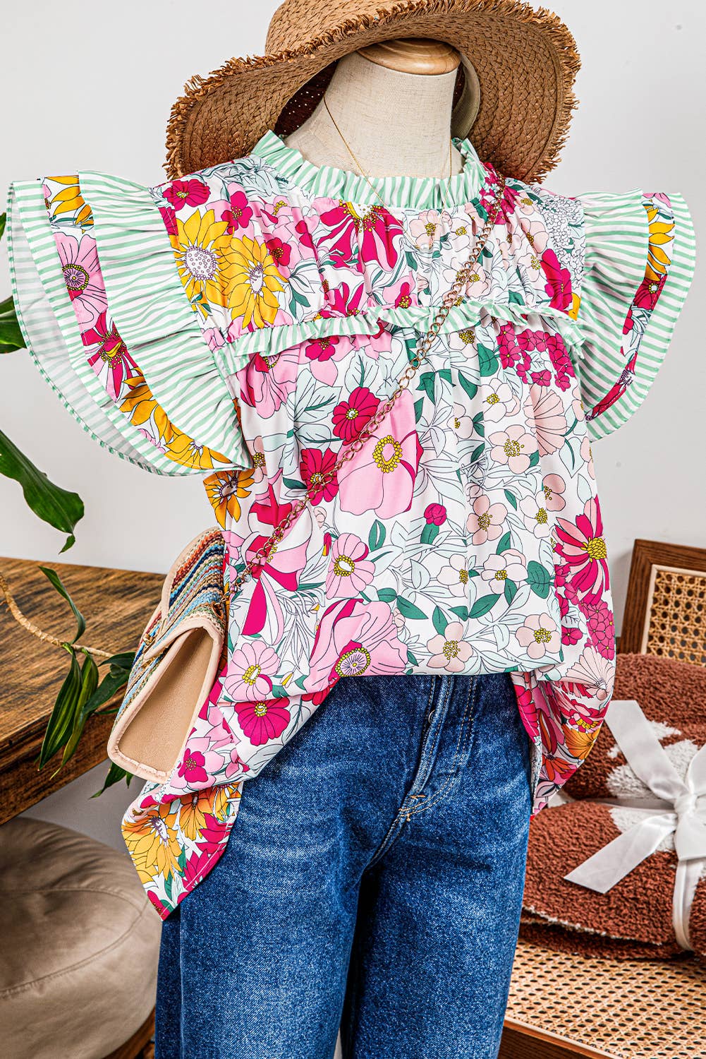 Fashion-W Floral Contrast Ruffle Trim Short Sleeve Blouse: Fashionw