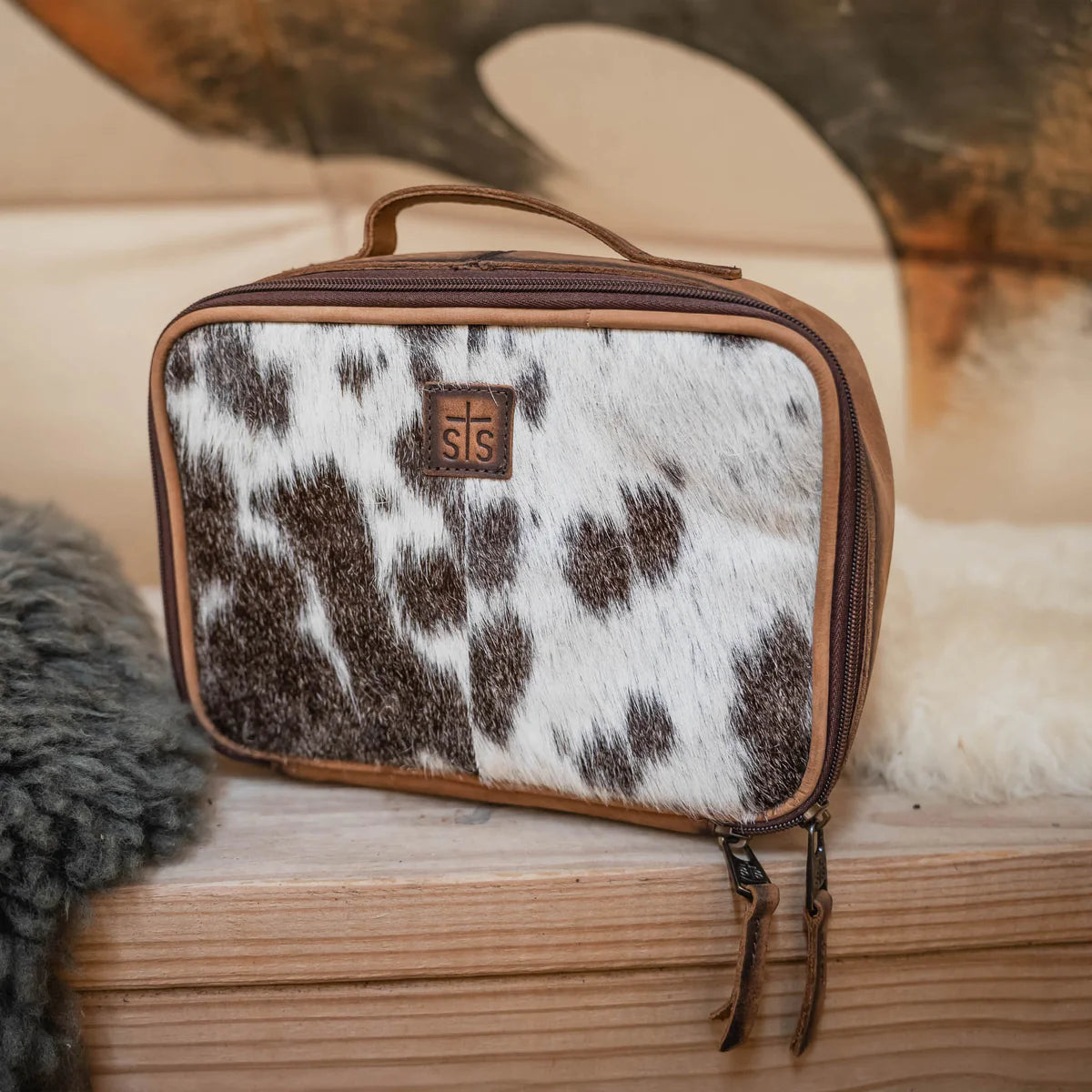 Cowhide Yukon Makeup organizer STS33092 STS Ranchwear