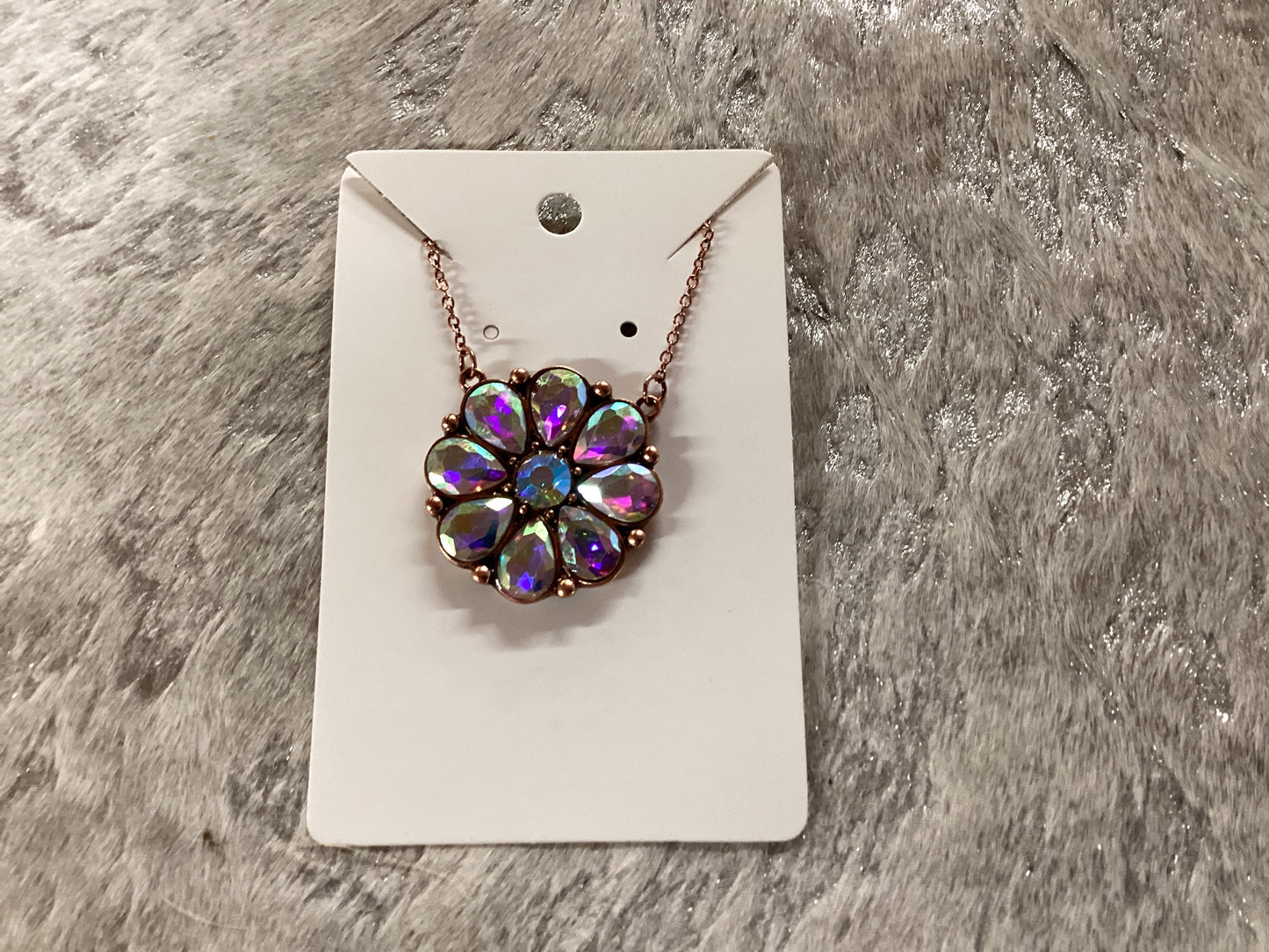 Fluorescent brass flower necklace