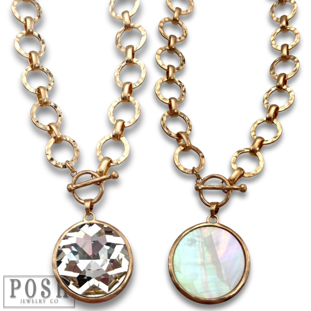 Chunky chain and round pendant necklace: Gold PP