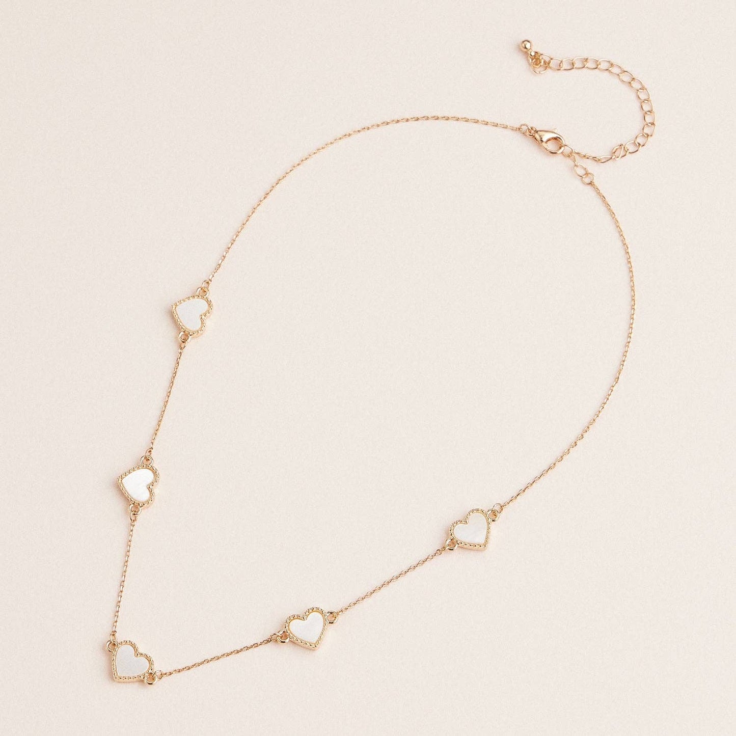 Heart Shaped Station Necklaces Gold Chain Jewelry: White / Black / or Red Frem
