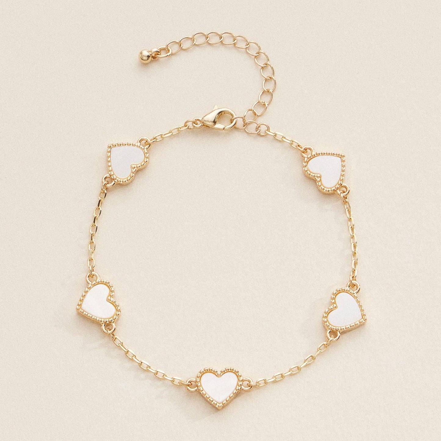 Elegant Gold Heart Charm Bracelets in Vibrant Enamel Colors: BLACK  or White.  Frem